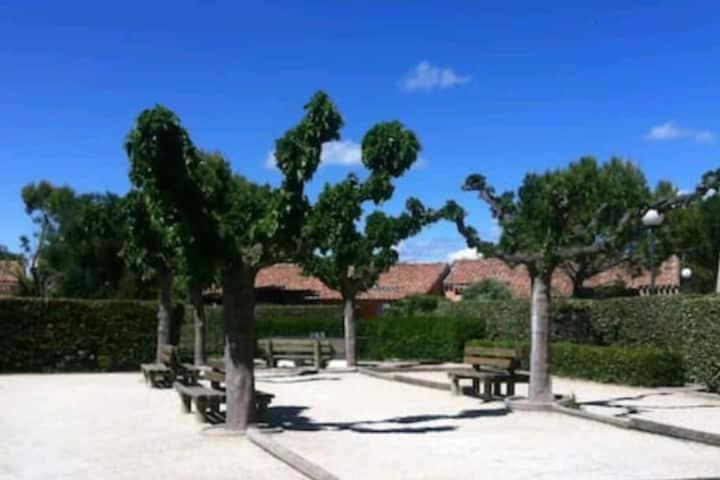 Le Jardin Des Alpilles Villa Eyguières Exteriör bild