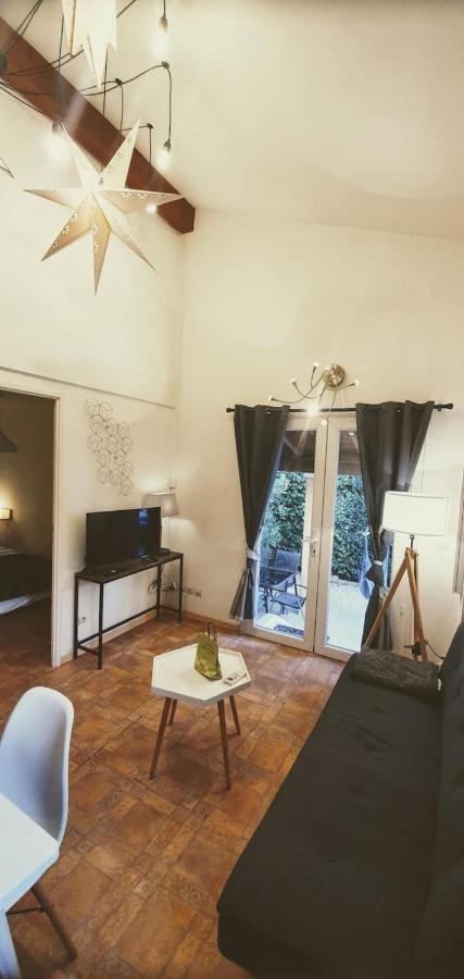 Le Jardin Des Alpilles Villa Eyguières Exteriör bild